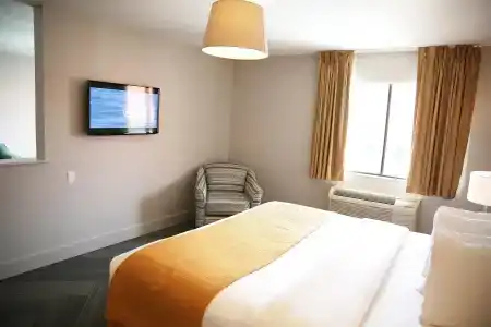 Quality Inn & Suites By the Parks - 28