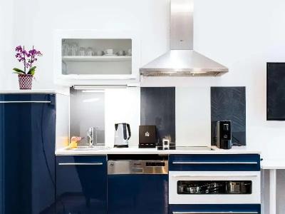 Best Western Plus Celebrity Suites - 62