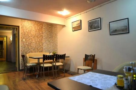 The English Guest House - 9