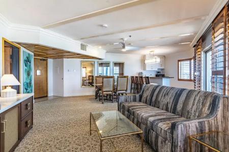 Pacific Terrace - 137