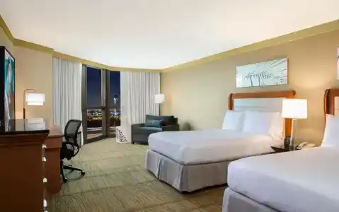 DoubleTree by Hilton Miami Airport & Convention Center - 51