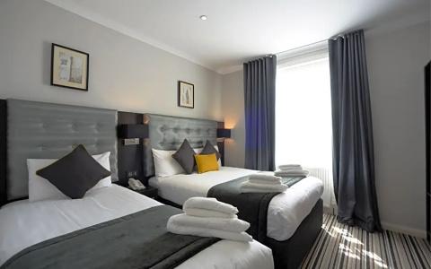 The 29 London - 34