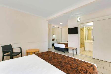 Comfort Inn City - 25