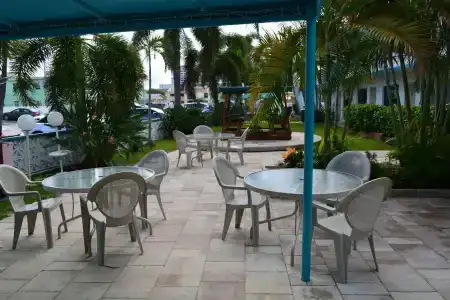 Horizon by the Sea Inn - 13
