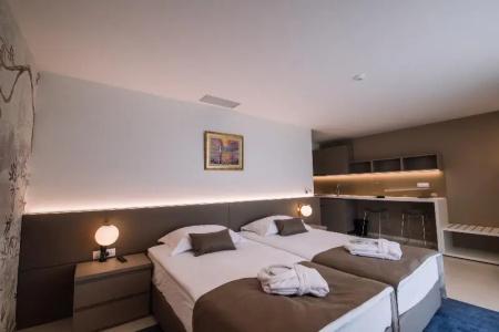 Joel Residence - 32