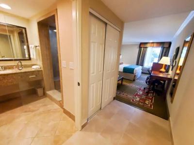 Howard Johnson by Wyndham - 16