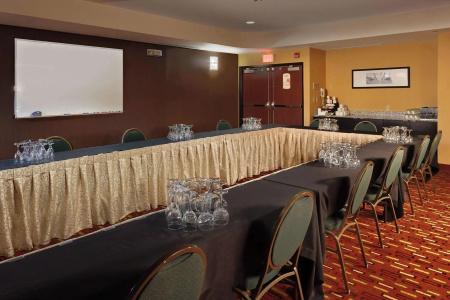 Courtyard by Marriott Hershey - 16