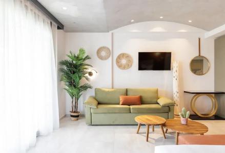Blue Carpet Luxury Suites - 261