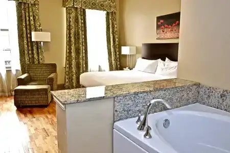 Holiday Inn Express Downtown, An Ihg - 59