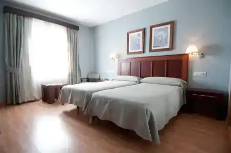 Santiago León - 54