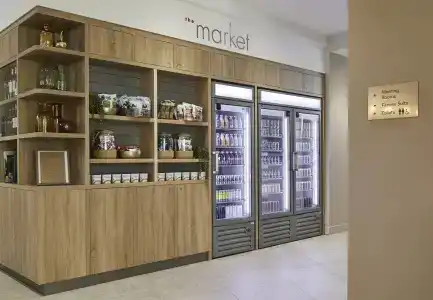 Courtyard by Marriott London City Airport - 10