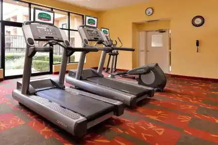 Courtyard by Marriott Dallas Northwest - 21