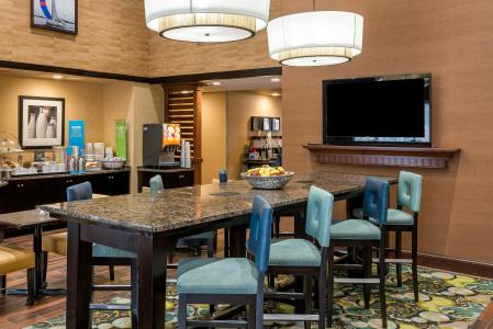 Hampton Inn - Suites-Civic Center - 15