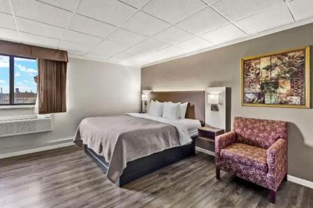 Quality Inn & Suites Downtown - 64