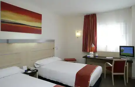 Crowne Plaza Madrid Airport - 6