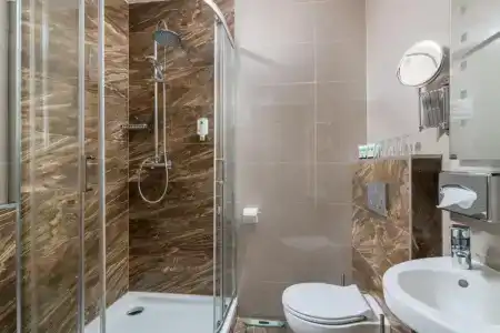 Best Western Plus Celebrity Suites - 54