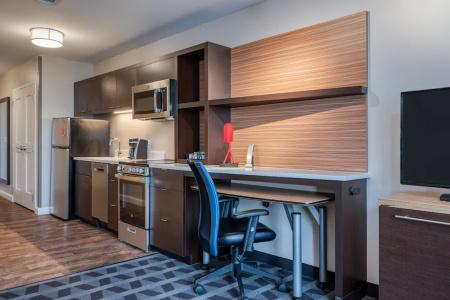 TownePlace Suites by Marriott Indianapolis Airport - 36