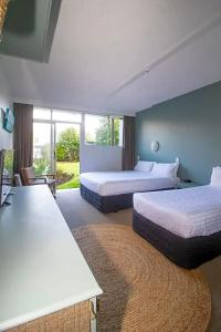 The Avenue - 113