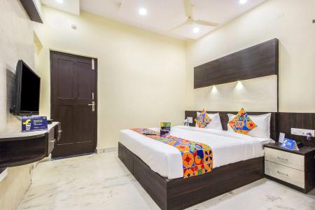 FabCrown Suites - 6