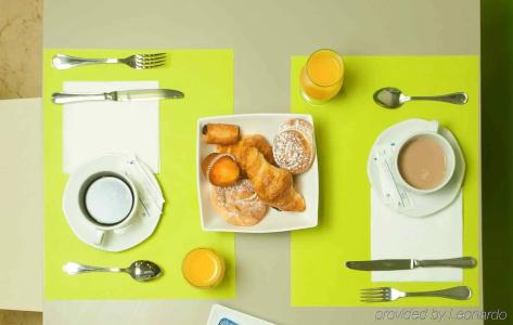 Ibis Styles Zaragoza Ramiro I - 9