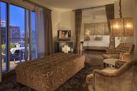 International House - 26