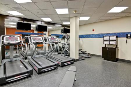 Hampton Inn & Suites by Hilton-Airport - 20