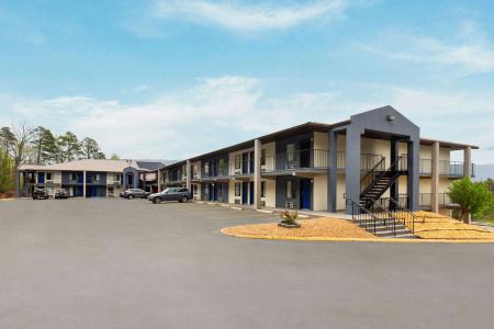 Days Inn by Wyndham Lookout Mountain West - 12