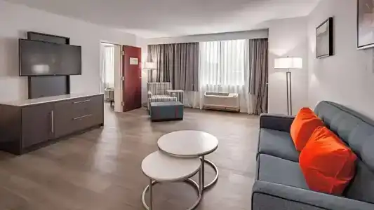 Best Western Premier City Gateway - 92