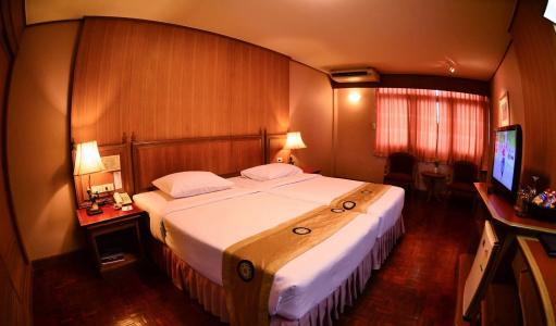 Silom Village Inn - 5