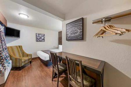 Anaheim Discovery Inn and Suites - 30