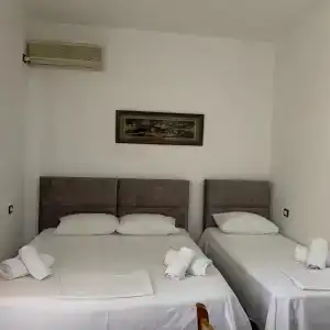 Red Rose Guest House - 18