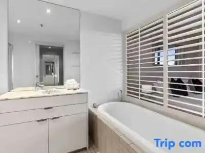 Ultra Broadbeach - 56