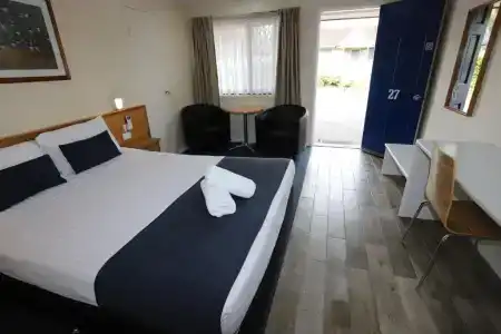 Reign Inn - 105