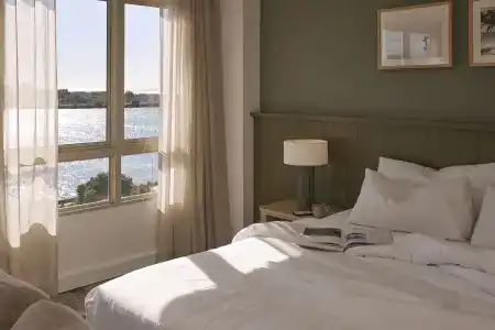 Rydges - 121