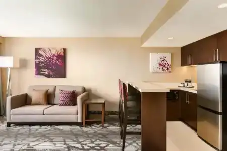 DoubleTree by Hilton Toronto Airport West - 43