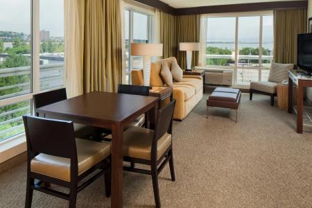 DoubleTree by Hilton Boston Bayside - 5