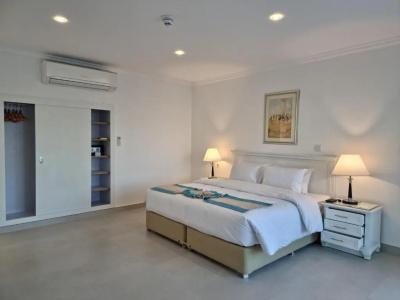 Holiday Beach Resort - 7