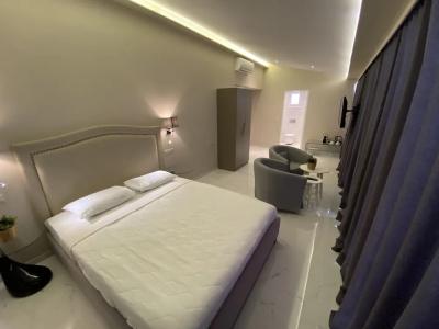 24K Athena Suites - 4