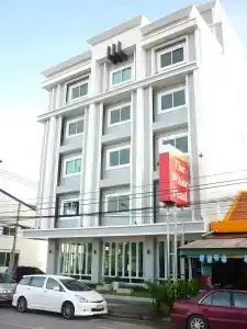 The White Pearl - 18