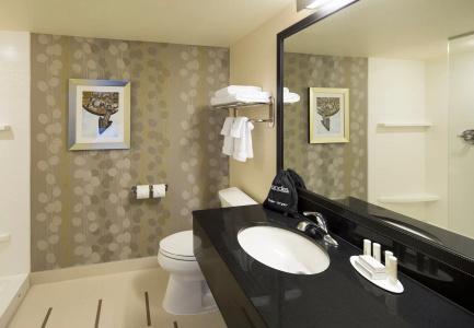 Fairfield Inn & Suites by Marriott Downtown - 9