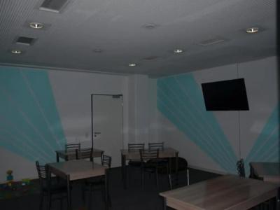 Low Budget Hostel - 12