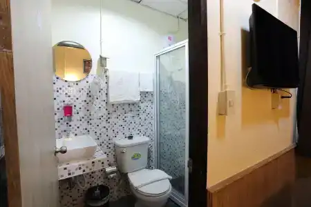 Sukhumvit 20 Guest House - 12