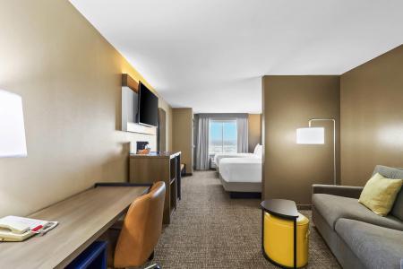 Comfort Suites West - 70