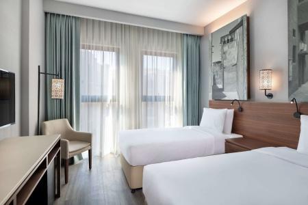Super 8 by Wyndham Dubai Deira - 2