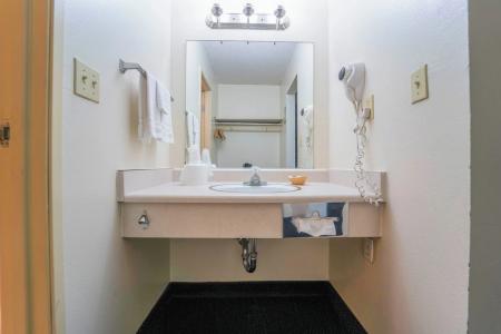 Royal Plaza Inn - 106