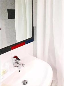 Hôtel Du Mont Dore Batignolles - 53