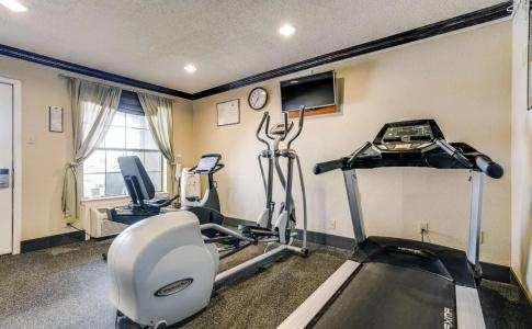 Quality Inn & Suites Dallas-Cityplace - 21
