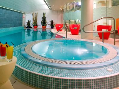 Novotel Edinburgh Centre - 19