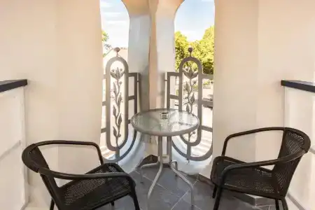 Tauras Center - 90