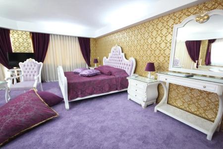 Grand Corner Boutique - 64